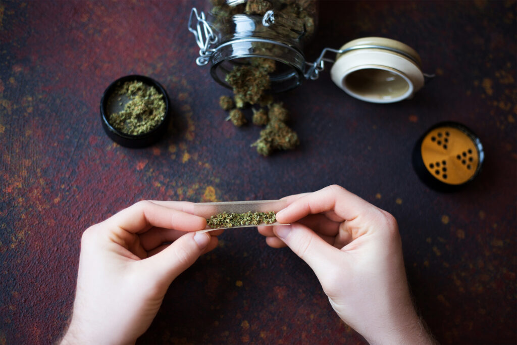 How to roll marijuana cigarettes? BSF Seeds UK